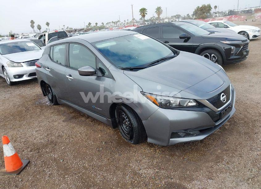 2019 Nissan Leaf S (VIN 1N4AZ1CP2KC319187) main photo