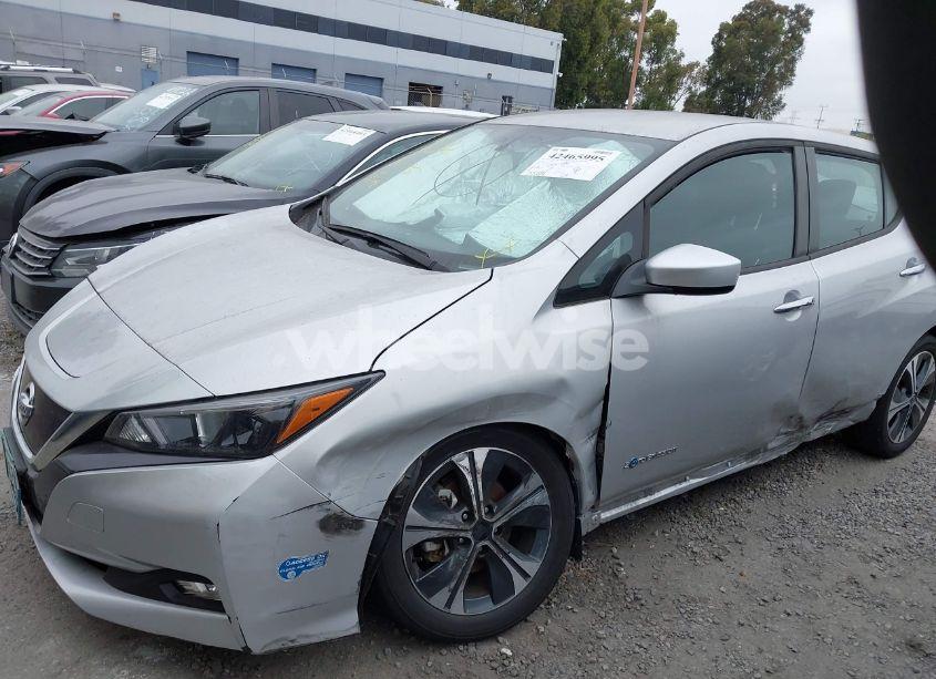 Photo 2 of 2019 Nissan Leaf SV (VIN 1N4AZ1CP7KC322036)