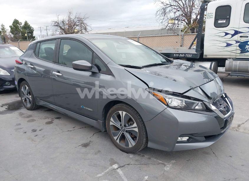 2018 Nissan Leaf SV (VIN 1N4AZ1CPXJC317668) main photo