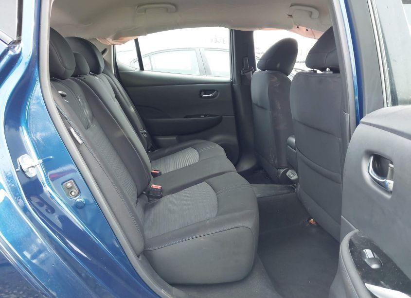 Photo 8 of 2022 Nissan Leaf SV 40 KWH (VIN 1N4AZ1CV5NC554640)