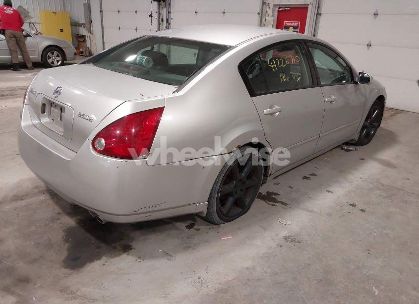 Photo 4 of 2004 Nissan Maxima 3.5 SE (VIN 1N4BA41E14C913710)