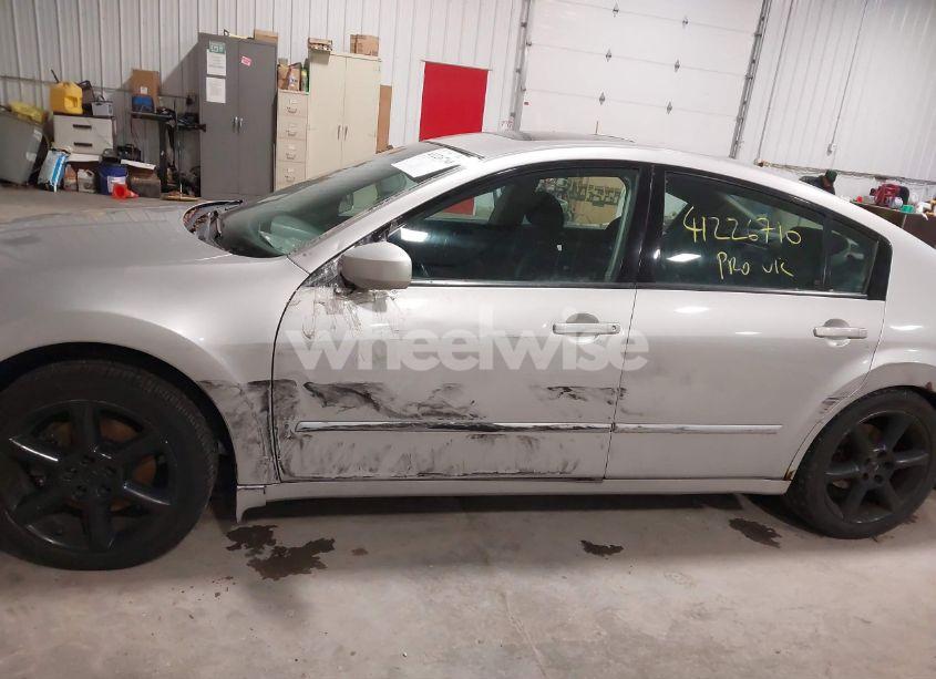 Photo 6 of 2004 Nissan Maxima 3.5 SE (VIN 1N4BA41E14C913710)