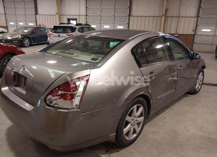 Photo 4 of 2005 Nissan Maxima 3.5 SL (VIN 1N4BA41E35C877021)