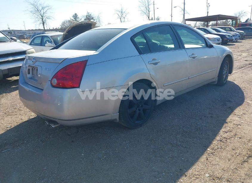 Photo 4 of 2004 Nissan Maxima 3.5 SE (VIN 1N4BA41E44C812256)
