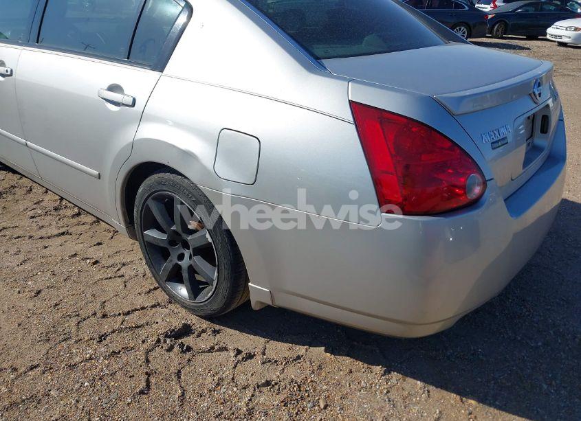 Photo 6 of 2004 Nissan Maxima 3.5 SE (VIN 1N4BA41E44C812256)