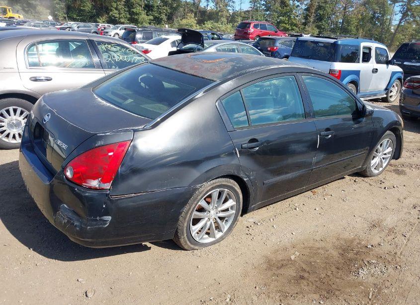 Photo 4 of 2004 Nissan Maxima 3.5 SE (VIN 1N4BA41E84C843770)