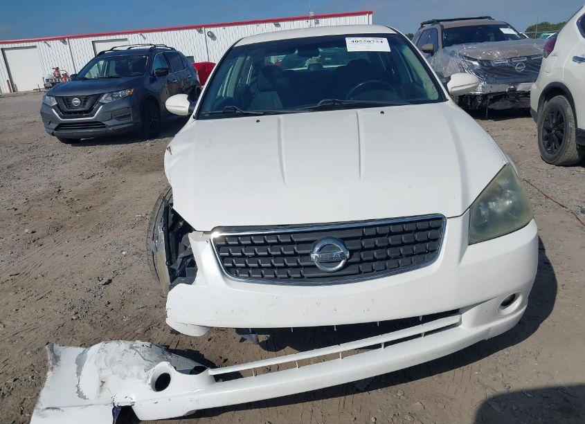 Photo 12 of 2005 Nissan Altima 3.5 SE (VIN 1N4BL11D05C394909)