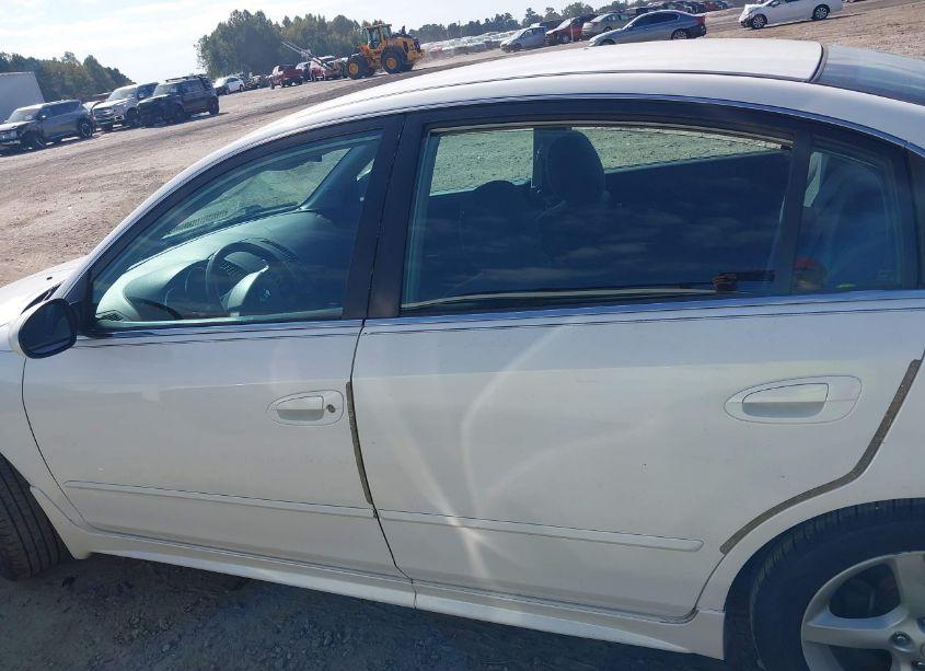 Photo 14 of 2005 Nissan Altima 3.5 SE (VIN 1N4BL11D05C394909)