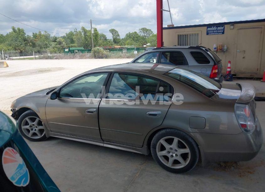 Photo 14 of 2003 Nissan Altima 3.5 SE (VIN 1N4BL11D13C290488)