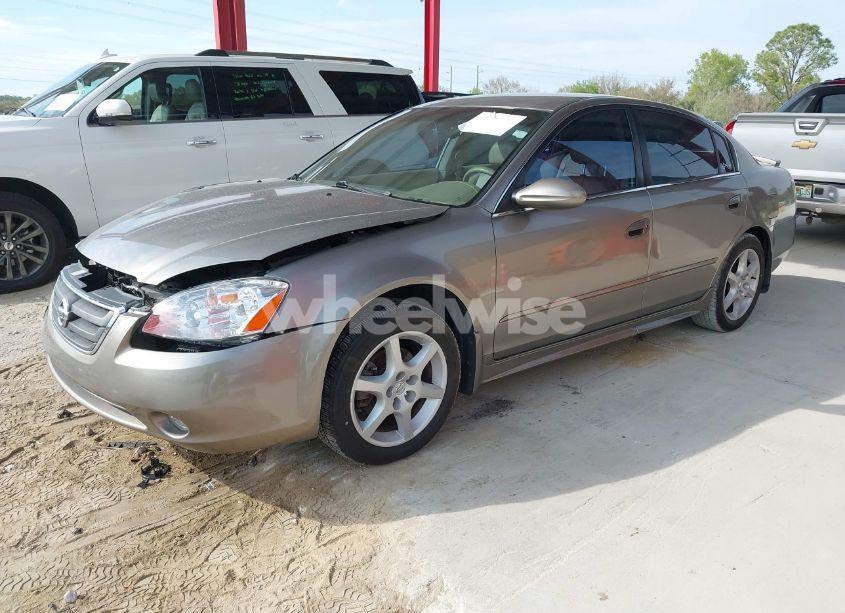 Photo 2 of 2002 Nissan Altima 3.5 SE (VIN 1N4BL11D22C245123)