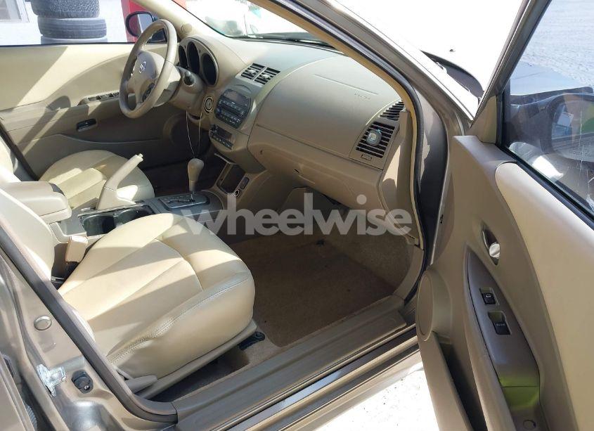 Photo 5 of 2002 Nissan Altima 3.5 SE (VIN 1N4BL11D22C245123)