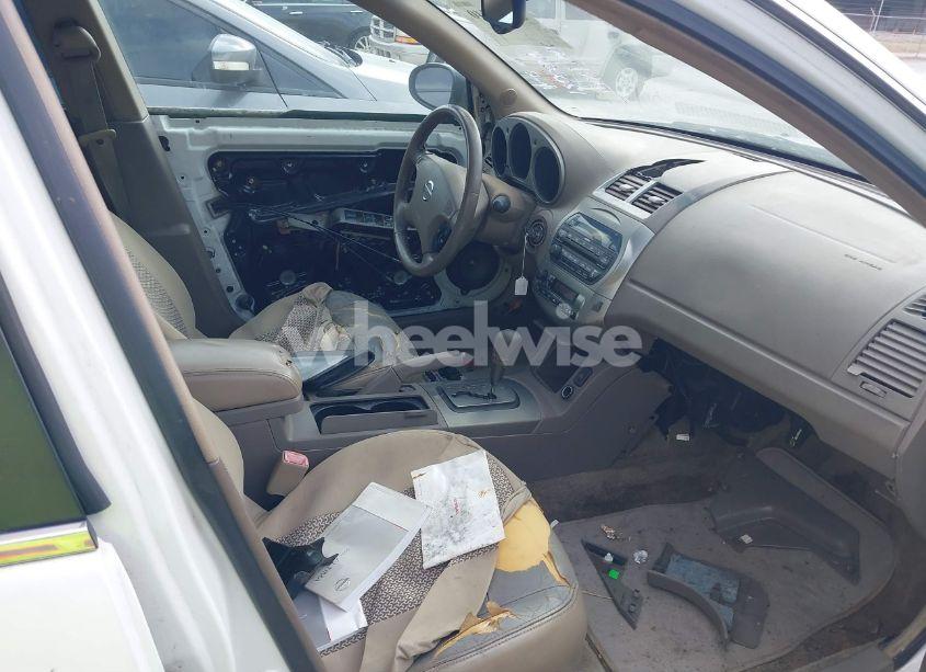 Photo 5 of 2004 Nissan Altima 3.5 SE (VIN 1N4BL11D34C120554)