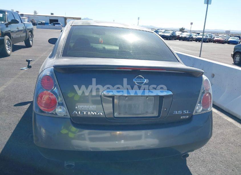 Photo 13 of 2005 Nissan Altima 3.5 SL (VIN 1N4BL11D45N455716)