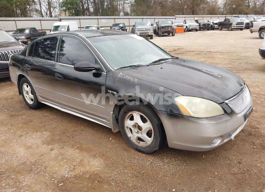 2002 Nissan Altima 3.5 SE (VIN 1N4BL11D52C260747) main photo