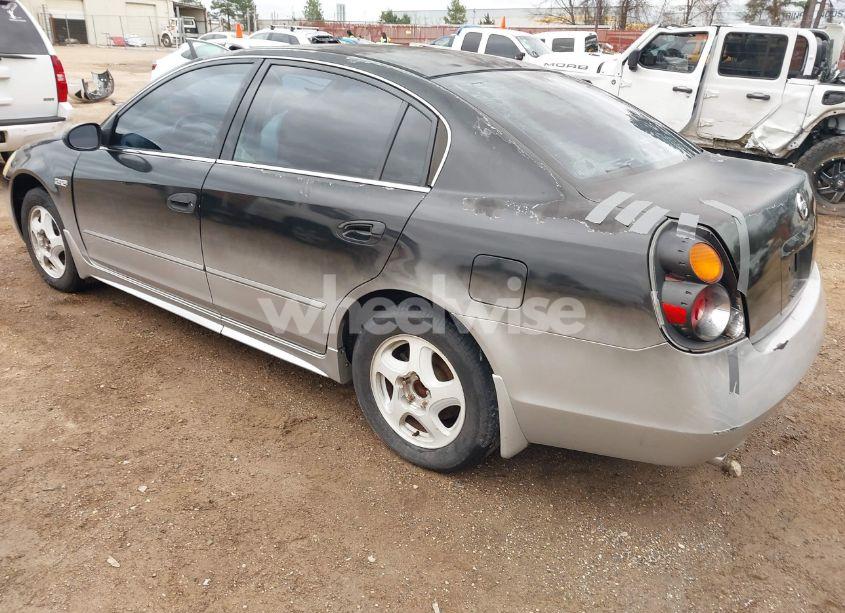 Photo 3 of 2002 Nissan Altima 3.5 SE (VIN 1N4BL11D52C260747)