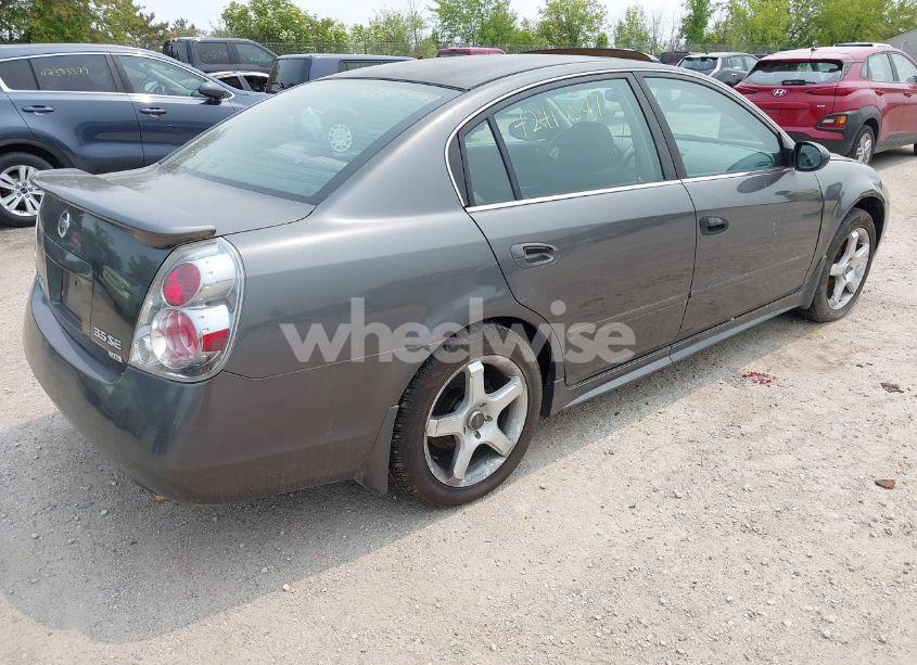 Photo 4 of 2005 Nissan Altima 3.5 SE (VIN 1N4BL11D55C167862)