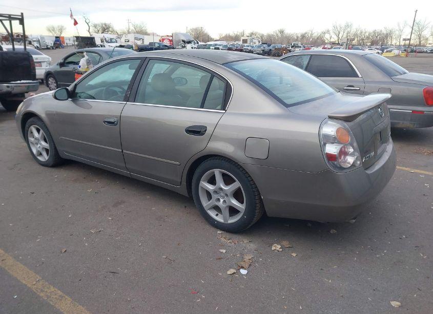 Photo 3 of 2003 Nissan Altima 3.5 SE (VIN 1N4BL11D63C160903)