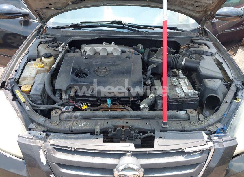 Photo 10 of 2002 Nissan Altima 3.5 SE (VIN 1N4BL11D72C714271)