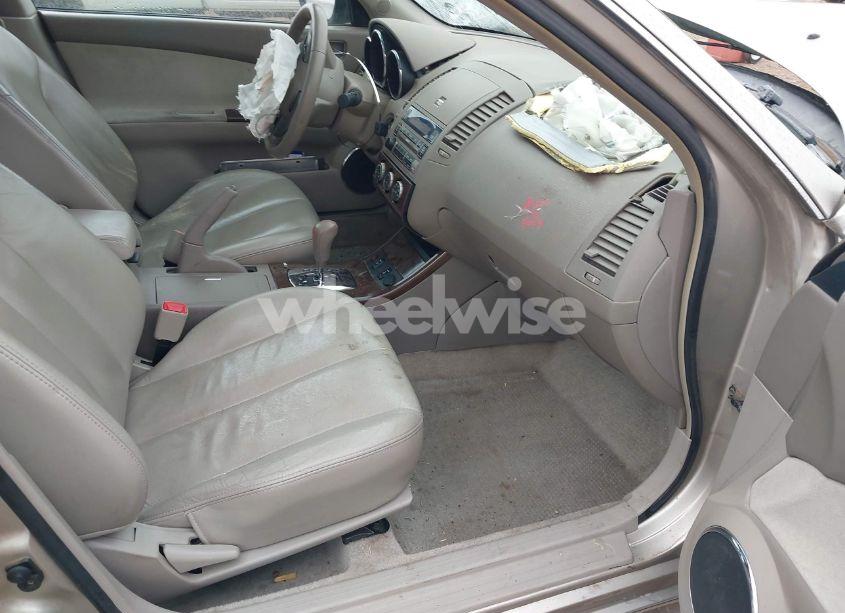 Photo 5 of 2005 Nissan Altima 3.5 SL (VIN 1N4BL11D75C153820)