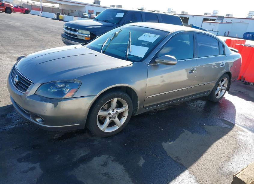 Photo 2 of 2005 Nissan Altima 3.5 SE (VIN 1N4BL11D85C200921)