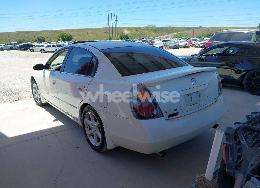 Photo 3 of 2002 Nissan Altima 3.5 SE (VIN 1N4BL11D92C218274)