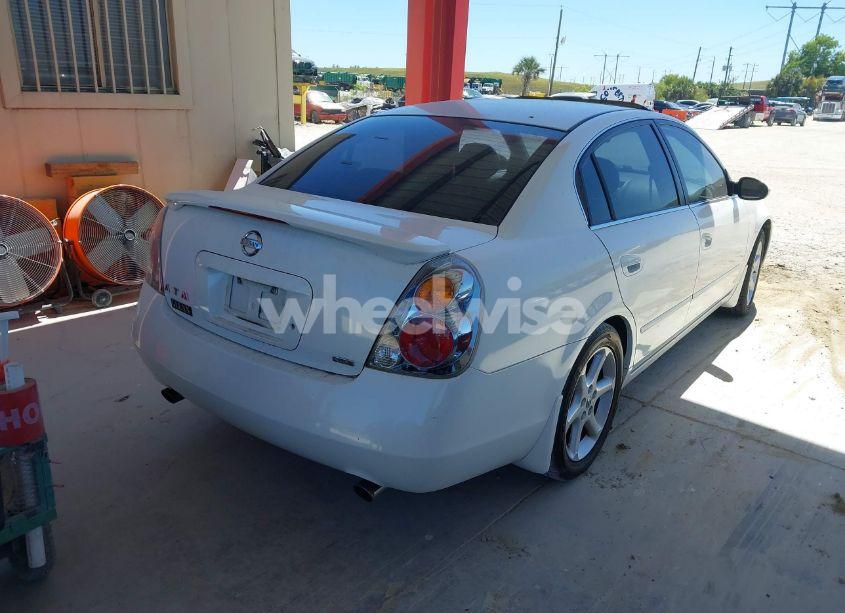 Photo 4 of 2002 Nissan Altima 3.5 SE (VIN 1N4BL11D92C218274)