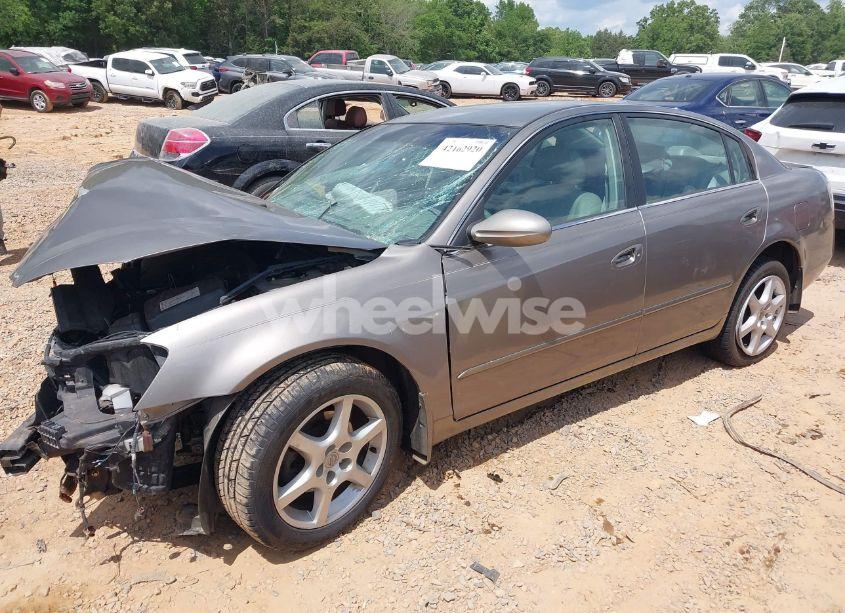 Photo 2 of 2004 Nissan Altima 3.5 SE (VIN 1N4BL11D94C186218)