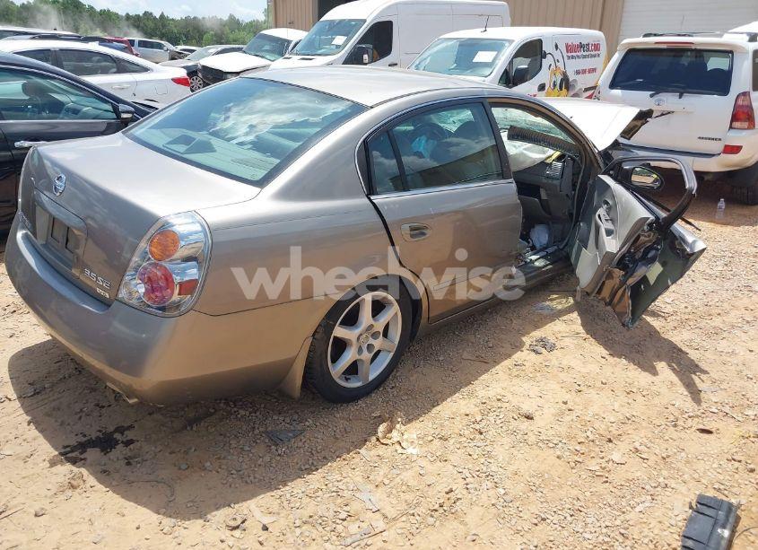 Photo 4 of 2004 Nissan Altima 3.5 SE (VIN 1N4BL11D94C186218)