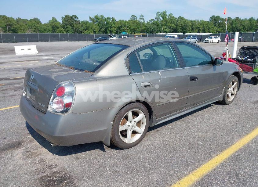 Photo 4 of 2005 Nissan Altima 3.5 SE (VIN 1N4BL11D95N437079)