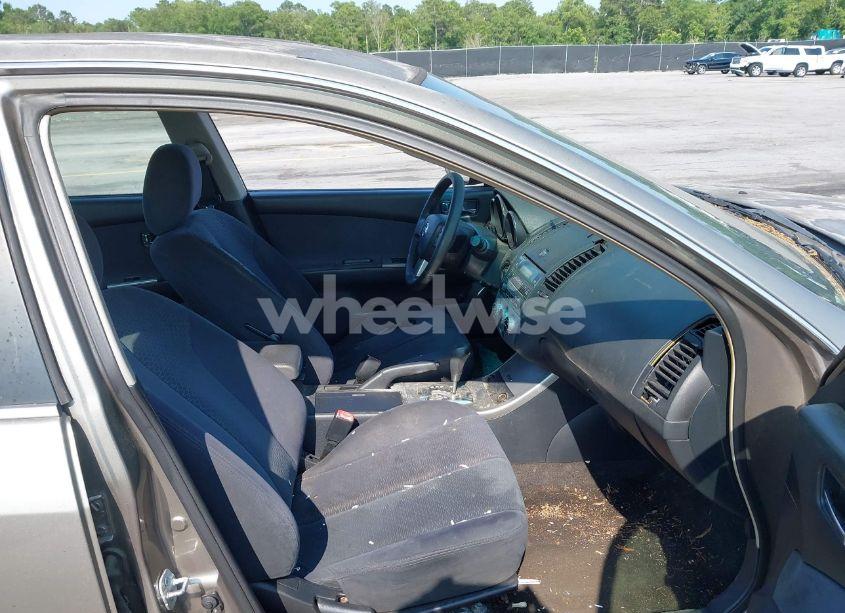 Photo 5 of 2005 Nissan Altima 3.5 SE (VIN 1N4BL11D95N437079)