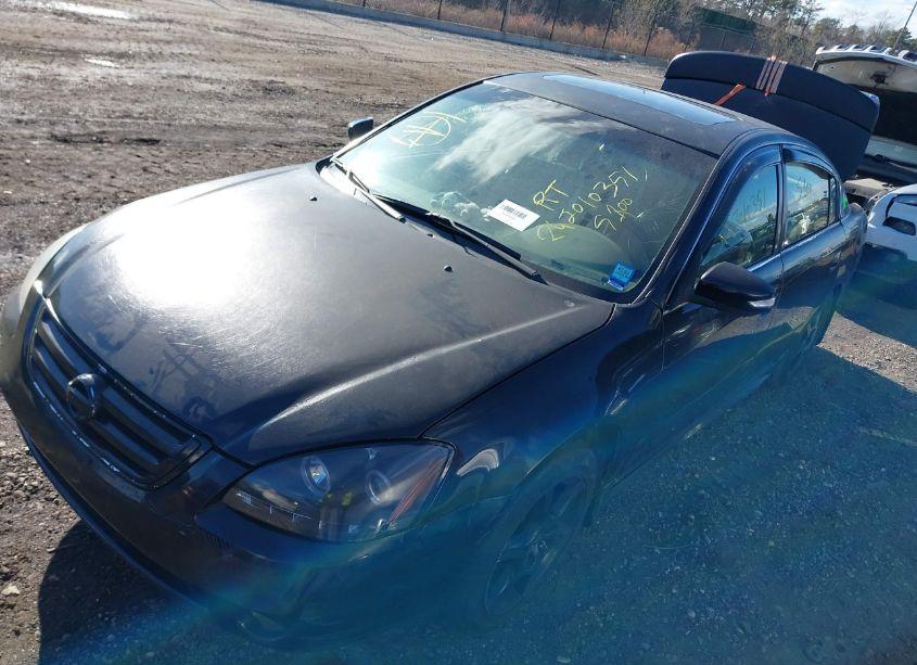 Photo 2 of 2003 Nissan Altima 3.5 SE (VIN 1N4BL11E03C280172)