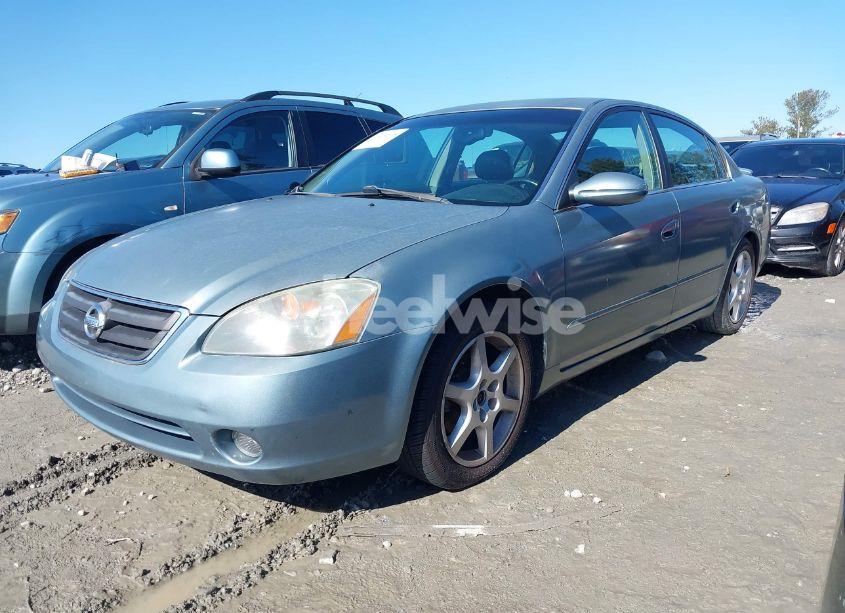 Photo 2 of 2002 Nissan Altima 3.5 SE (VIN 1N4BL11E22C121586)