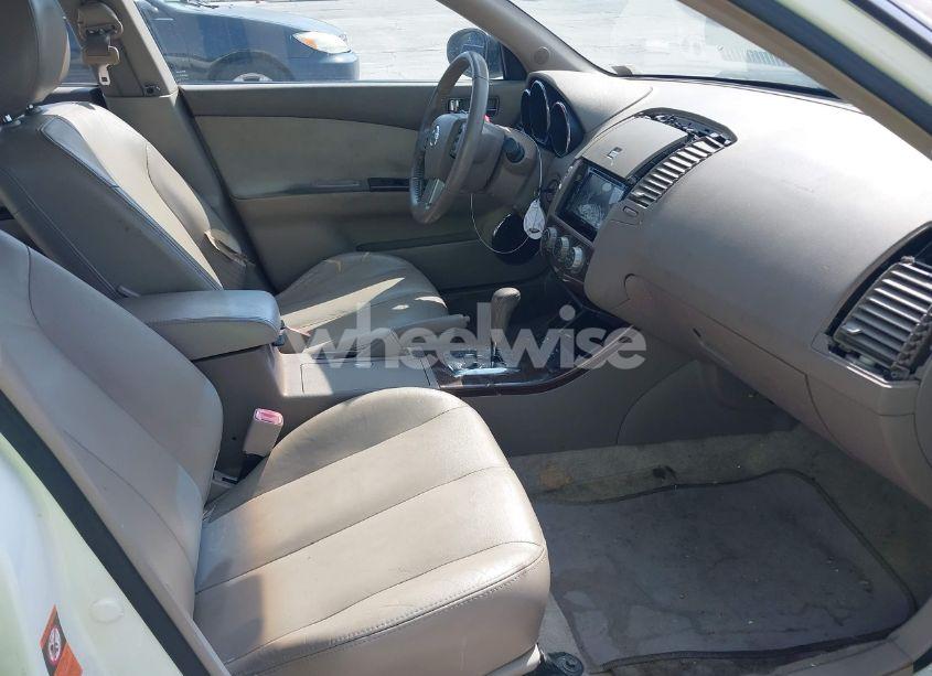 Photo 5 of 2005 Nissan Altima 3.5 SE (VIN 1N4BL11E25C280404)