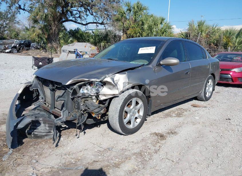 Photo 2 of 2005 Nissan Altima 3.5 SL (VIN 1N4BL11E75C117733)