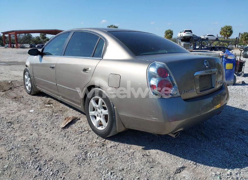 Photo 3 of 2005 Nissan Altima 3.5 SL (VIN 1N4BL11E75C117733)