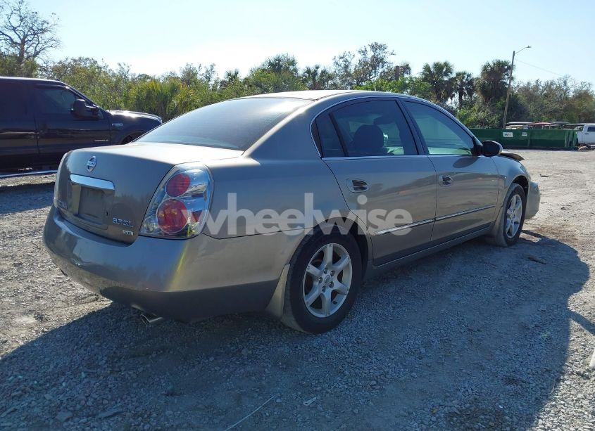 Photo 4 of 2005 Nissan Altima 3.5 SL (VIN 1N4BL11E75C117733)