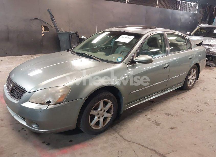 Photo 2 of 2005 Nissan Altima 3.5 SL (VIN 1N4BL11E85N928820)