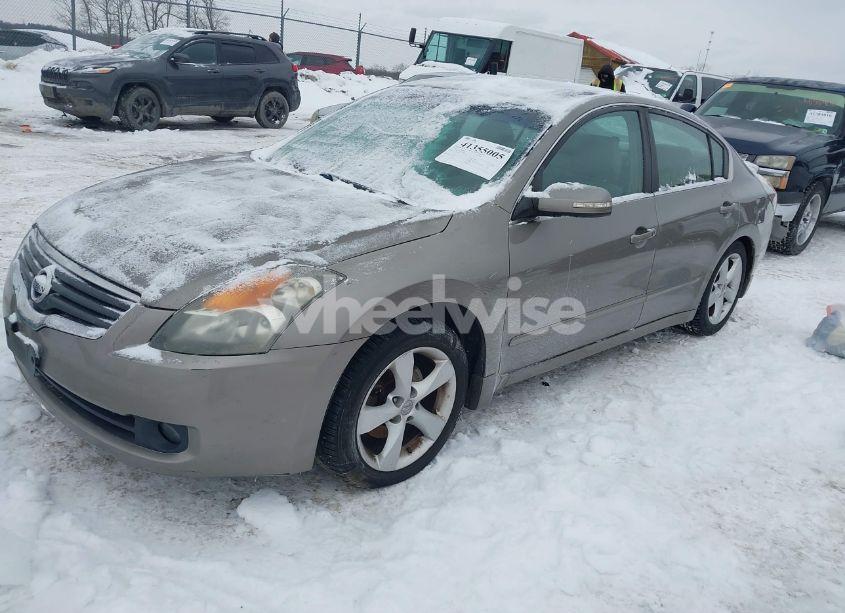 Photo 2 of 2007 Nissan Altima 3.5 SE (VIN 1N4BL21E37C188128)