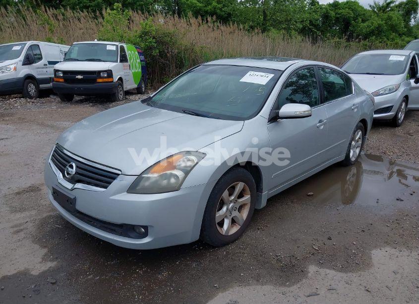 Photo 2 of 2009 Nissan Altima 3.5 SL (VIN 1N4BL21E39C198063)