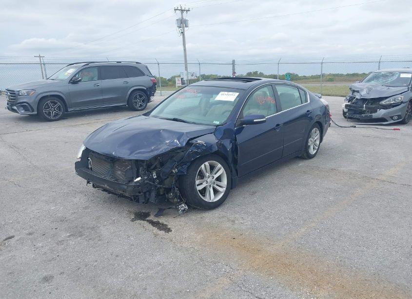 Photo 2 of 2010 Nissan Altima 3.5 SR (VIN 1N4BL2AP1AC167903)