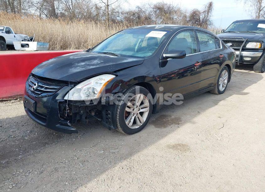 Photo 2 of 2010 Nissan Altima 3.5 SR (VIN 1N4BL2AP1AN465808)