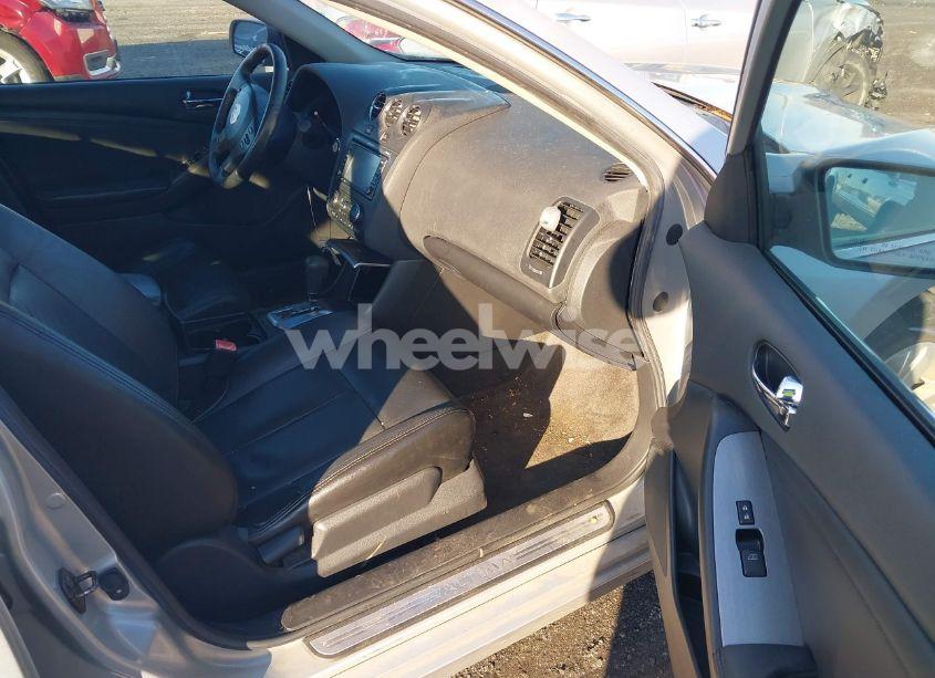 Photo 5 of 2010 Nissan Altima 3.5 SR (VIN 1N4BL2AP1AN552141)