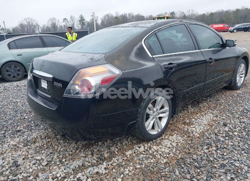Photo 4 of 2010 Nissan Altima 3.5 SR (VIN 1N4BL2AP2AC104776)