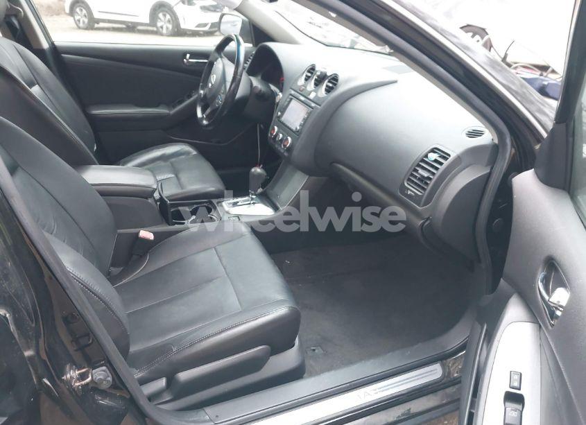 Photo 5 of 2010 Nissan Altima 3.5 SR (VIN 1N4BL2AP2AC151807)