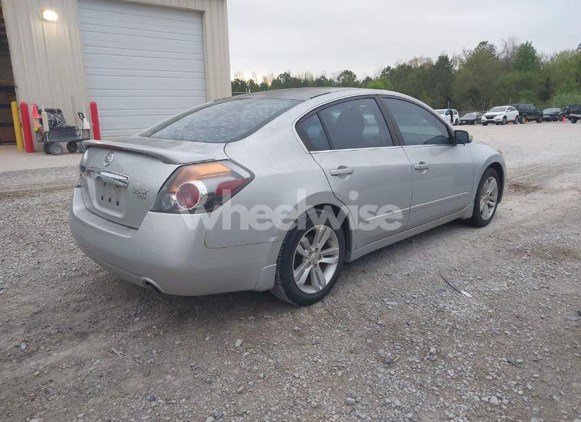 Photo 4 of 2010 Nissan Altima 3.5 SR (VIN 1N4BL2AP2AN473688)