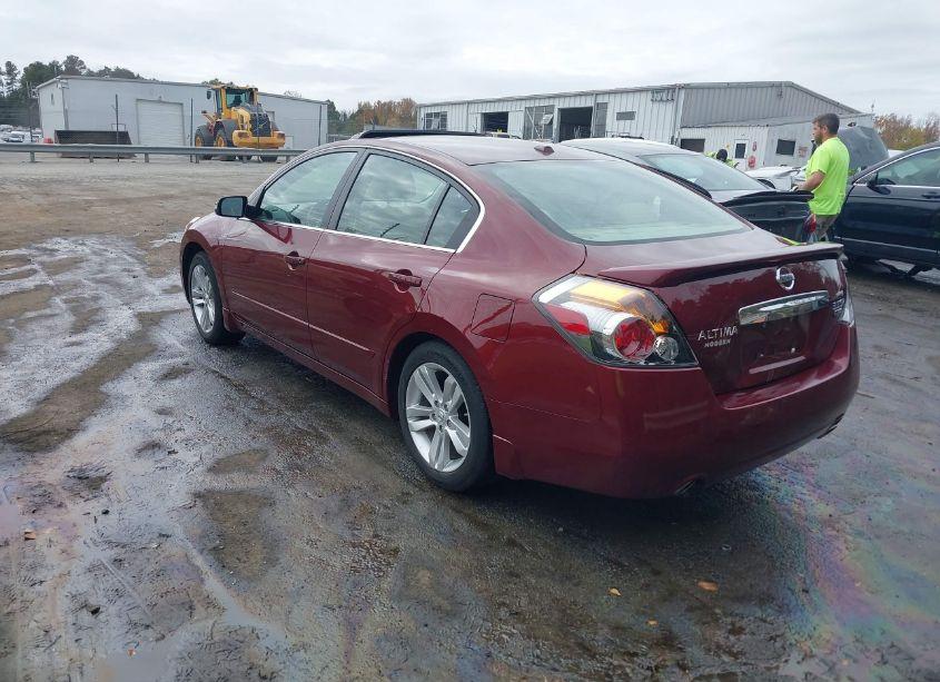 Photo 3 of 2010 Nissan Altima 3.5 SR (VIN 1N4BL2AP2AN542041)