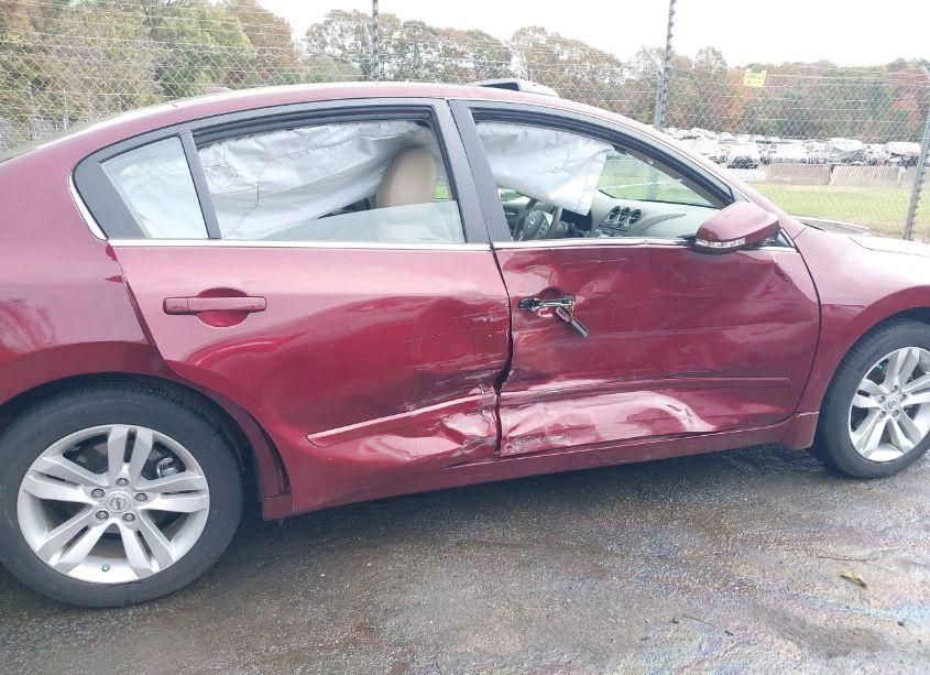 Photo 6 of 2010 Nissan Altima 3.5 SR (VIN 1N4BL2AP2AN542041)