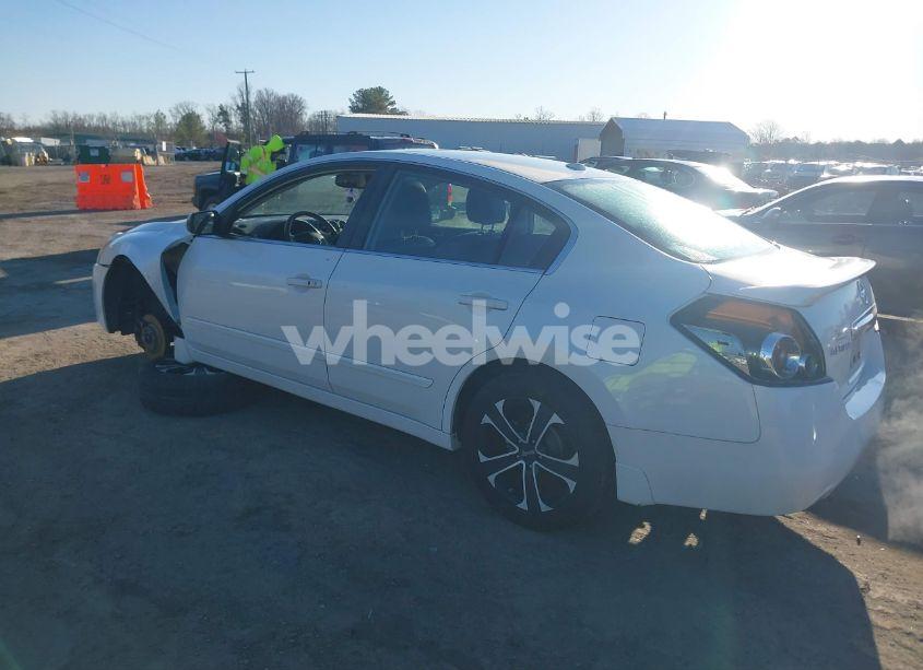 Photo 3 of 2011 Nissan Altima 3.5 SR (VIN 1N4BL2AP2BN416831)