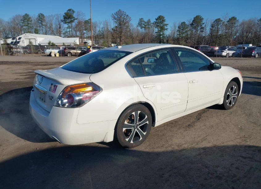 Photo 4 of 2011 Nissan Altima 3.5 SR (VIN 1N4BL2AP2BN416831)