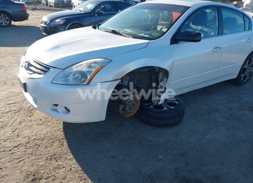 Photo 6 of 2011 Nissan Altima 3.5 SR (VIN 1N4BL2AP2BN416831)